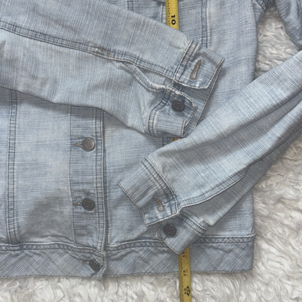 Indian Rose🌹 Distressed Jean Jacket - Picture 7 of 16